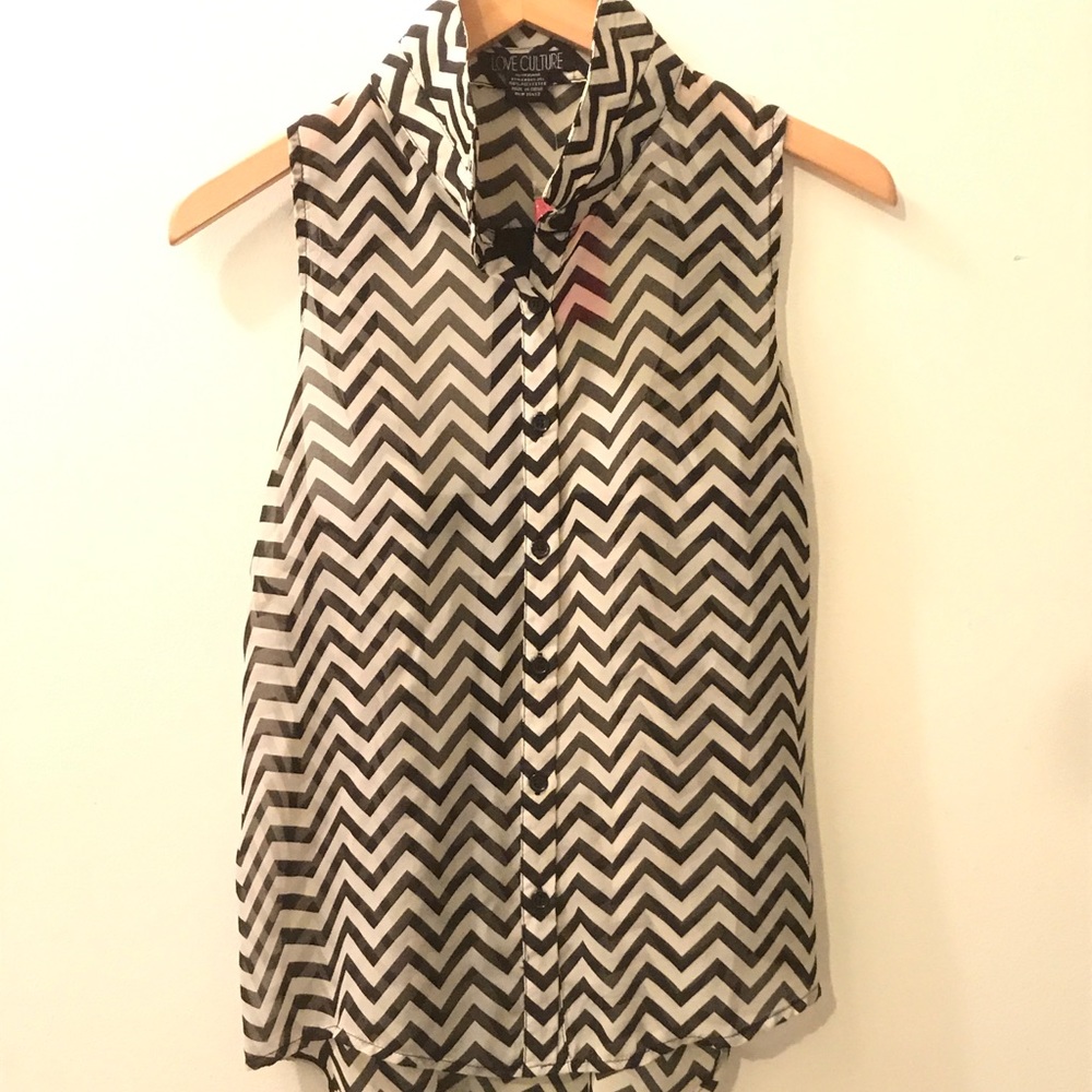 Zigzag sleeveless top